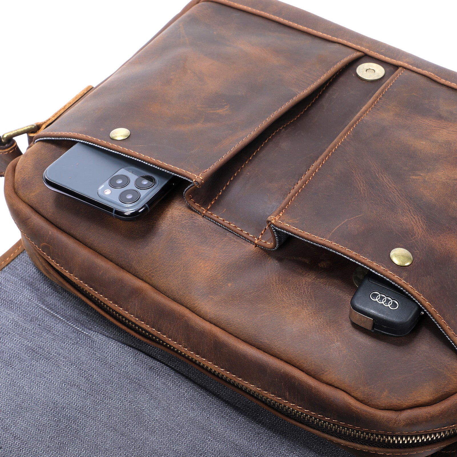 Vintage Leather Messenger Bag | ERIKA - Image 17